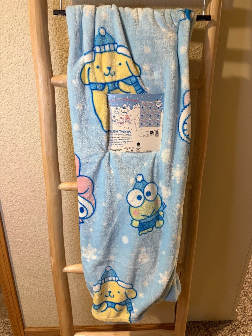 Hello Kitty Friends Winter Christmas Plush Throw Blanket 60x70 Sanrio Blue NWT